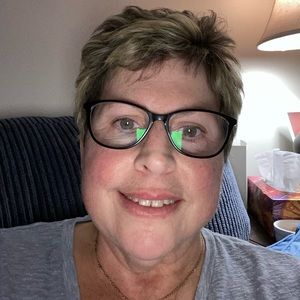 Meet your Posher, Elisa